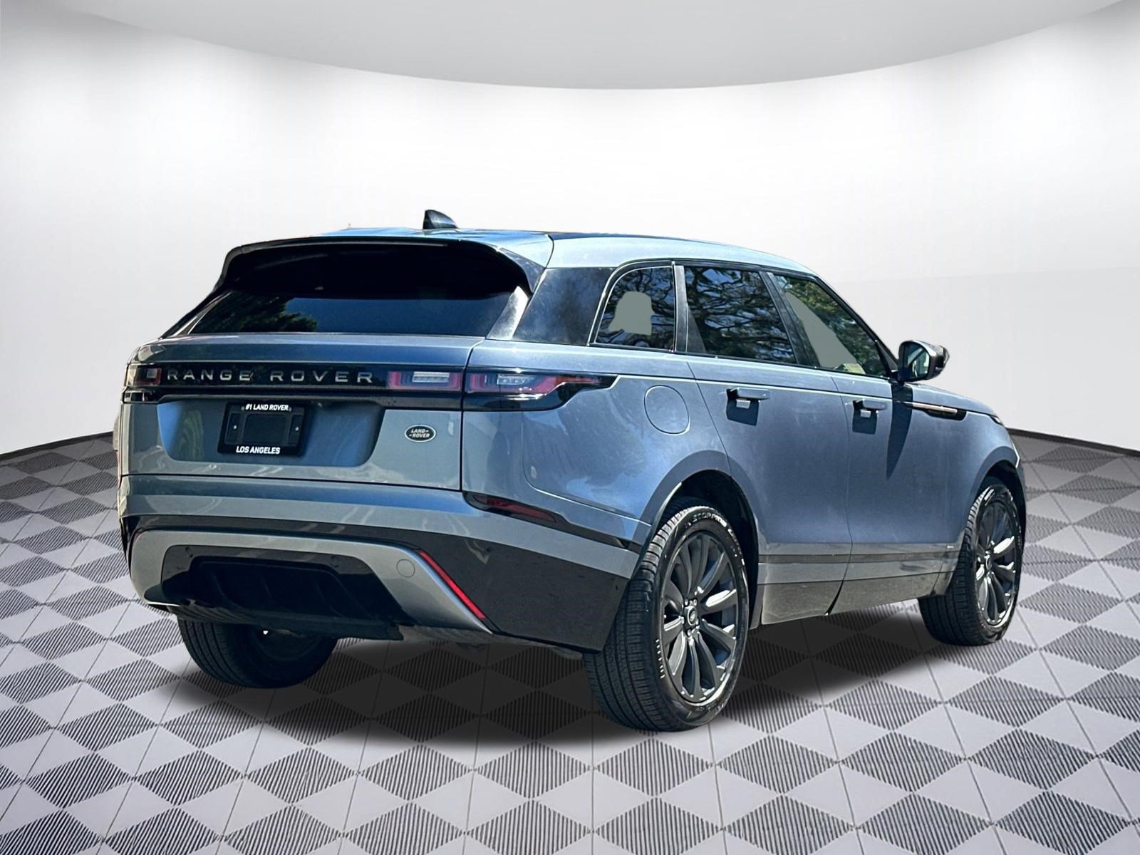 Used 2020 Land Rover Range Rover Velar R-Dynamic S AWD/4WD image 9