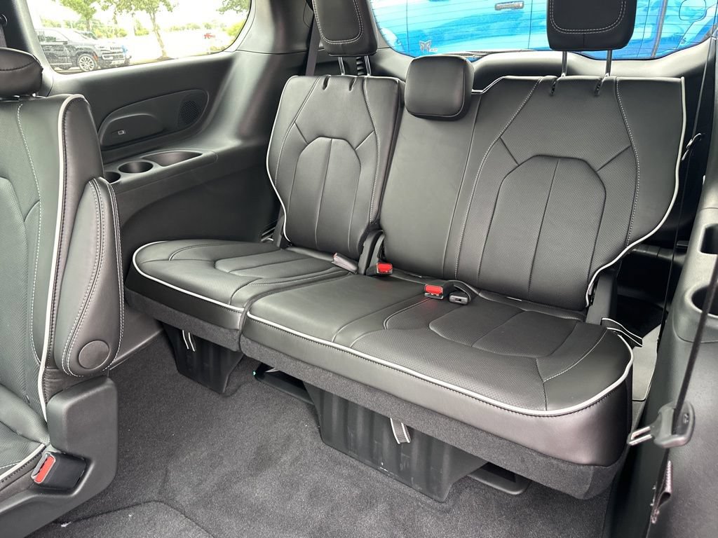New 2026 Chrysler Pacifica Limited w/ S Appearance Package FWD image 47
