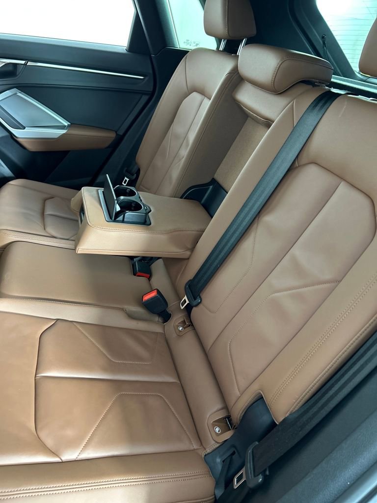 Used 2025 Audi Q3 2.0T Premium image 16