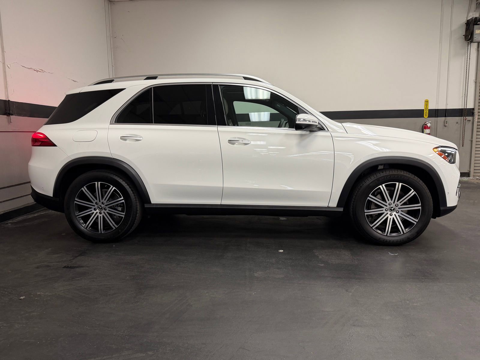 Certified 2025 Mercedes-Benz GLE 350 4MATIC image 5