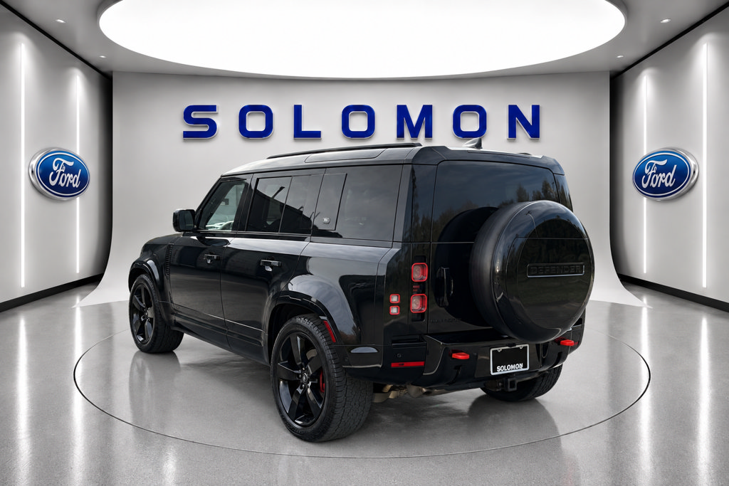 Used 2025 Land Rover Defender 110 X AWD/4WD image 4
