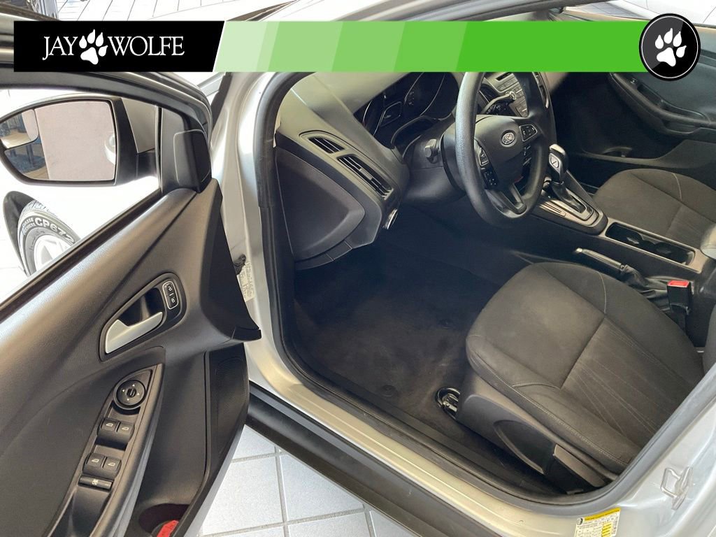 Used 2015 Ford Focus SE FWD image 9