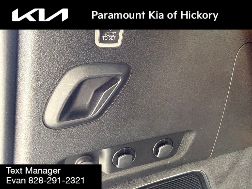 Used 2022 Jeep Grand Wagoneer Series III AWD/4WD image 16