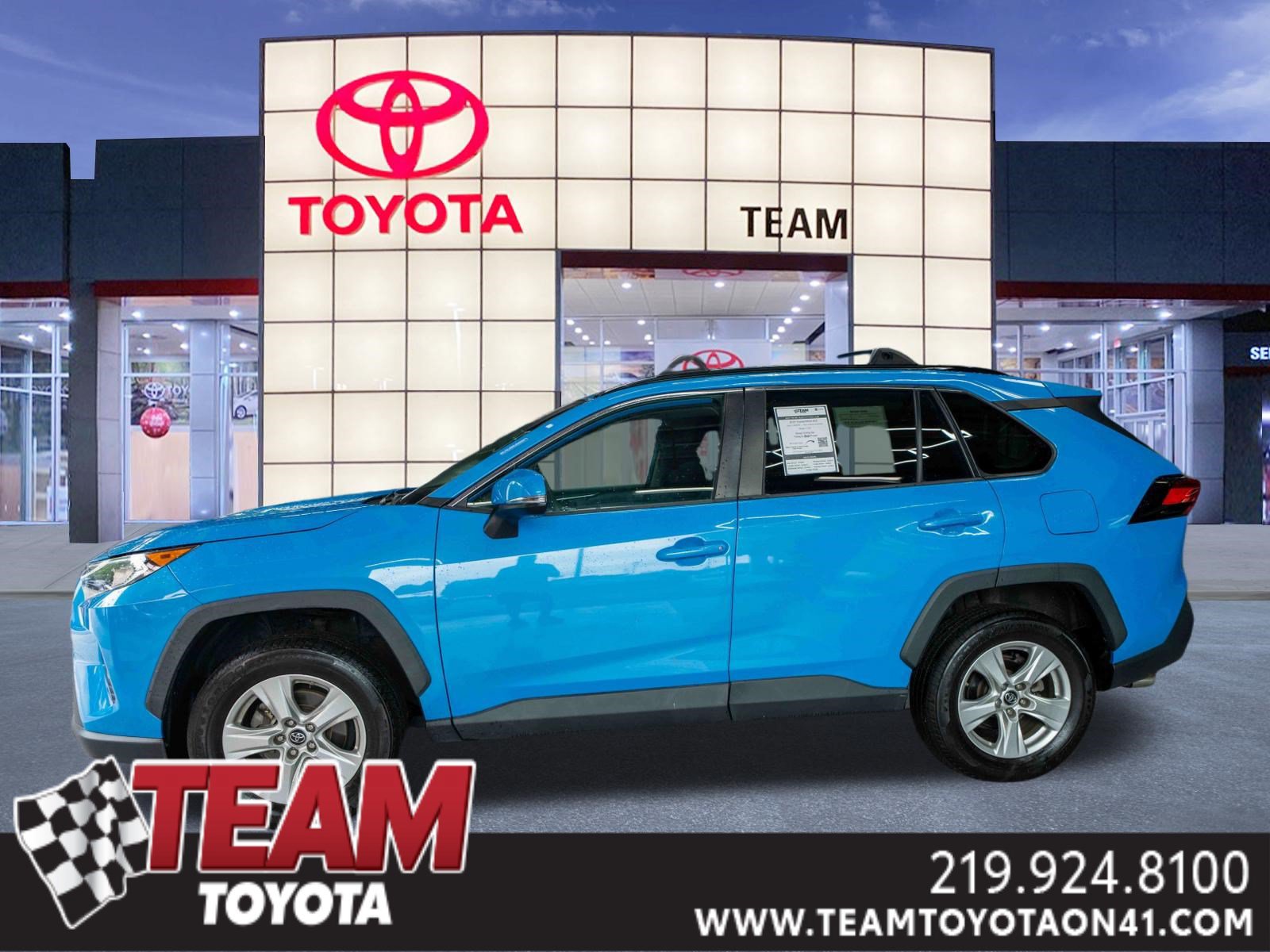 Used 2019 Toyota RAV4 XLE FWD image 1