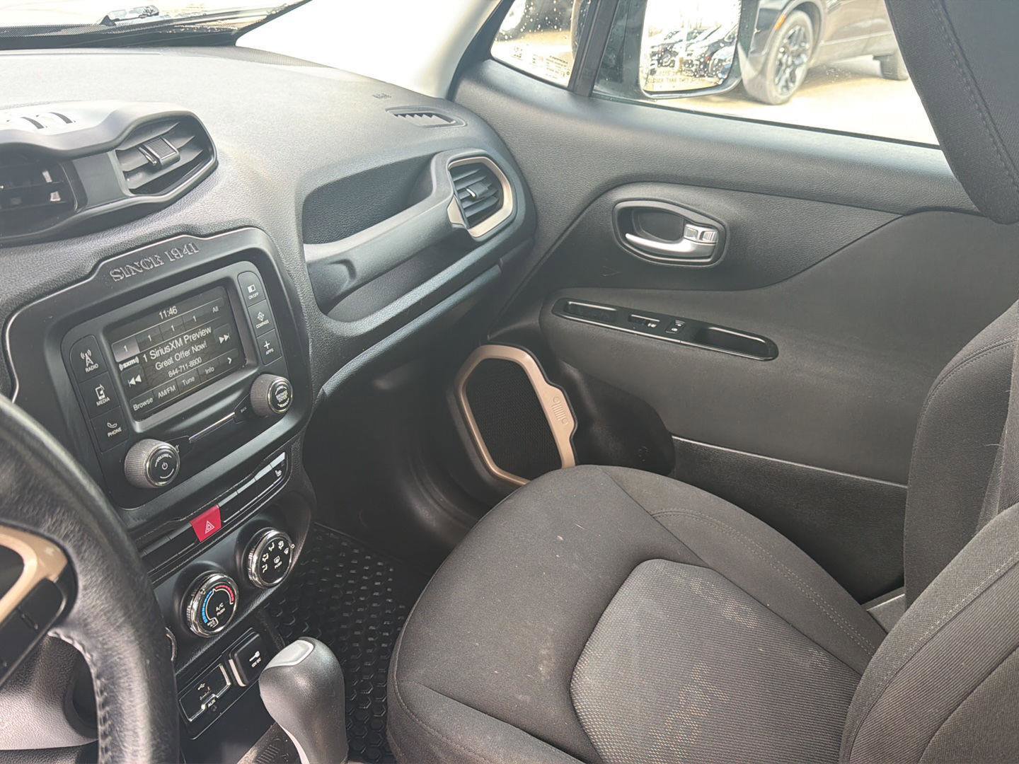 Used 2016 Jeep Renegade Latitude w/ Cold Weather Group image 15