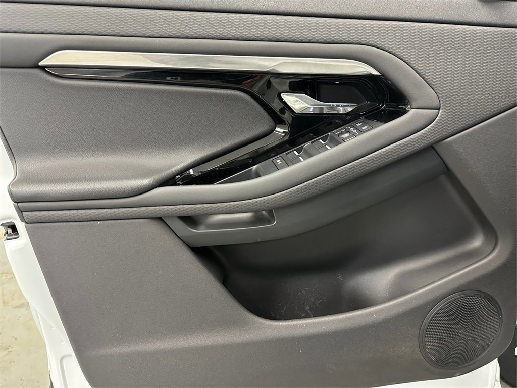 Used 2023 Land Rover Range Rover Evoque S image 17