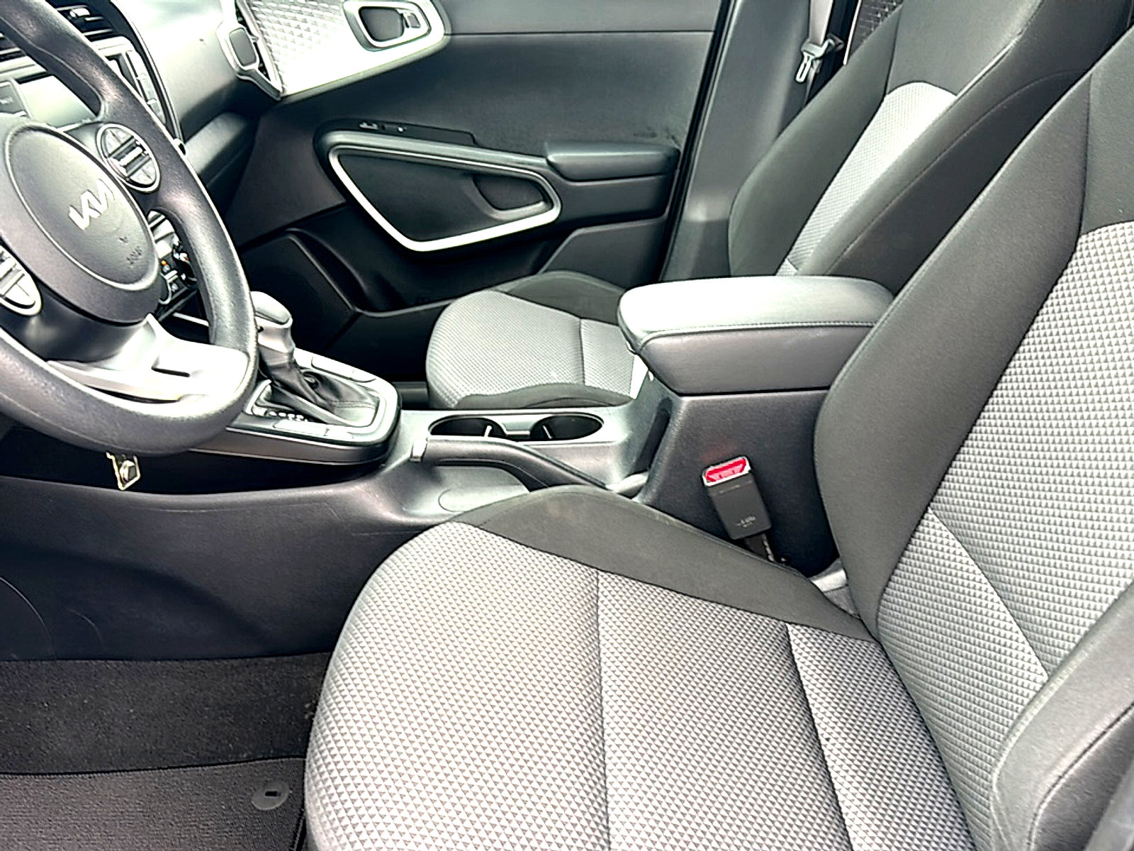 Used 2024 Kia Soul LX w/ Option Group 015 FWD image 13
