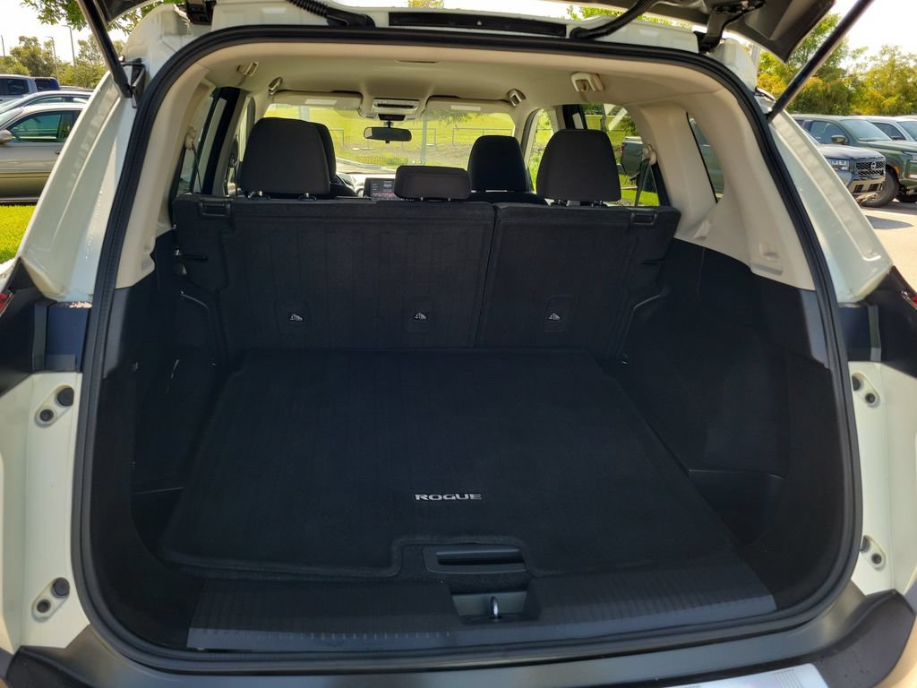 Used 2021 Nissan Rogue SV FWD image 10