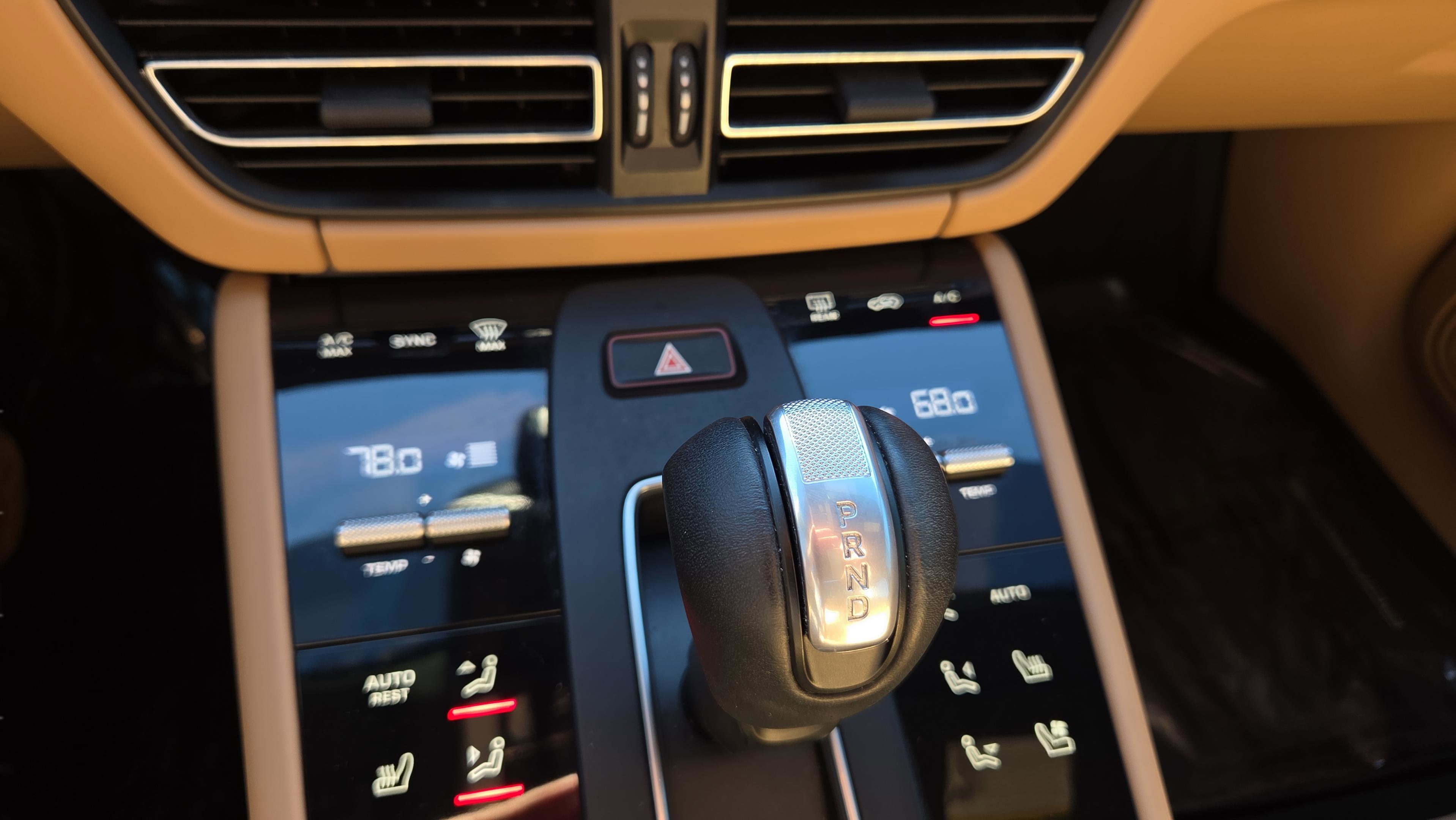 Used 2022 Porsche Macan image 18