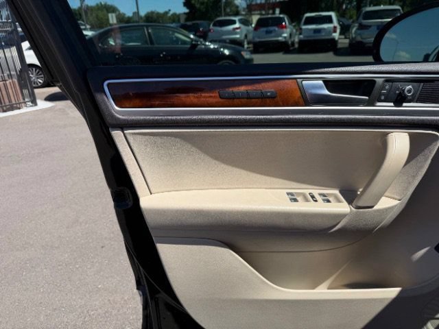 Used 2014 Volkswagen Touareg VR6 AWD/4WD image 23