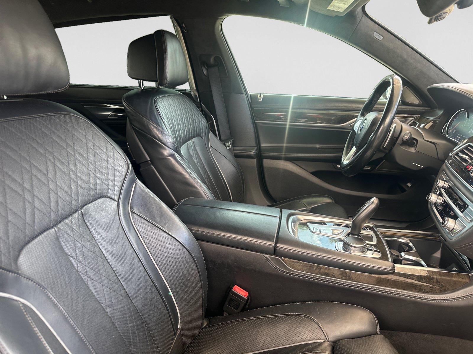 Used 2016 BMW 750i RWD image 16