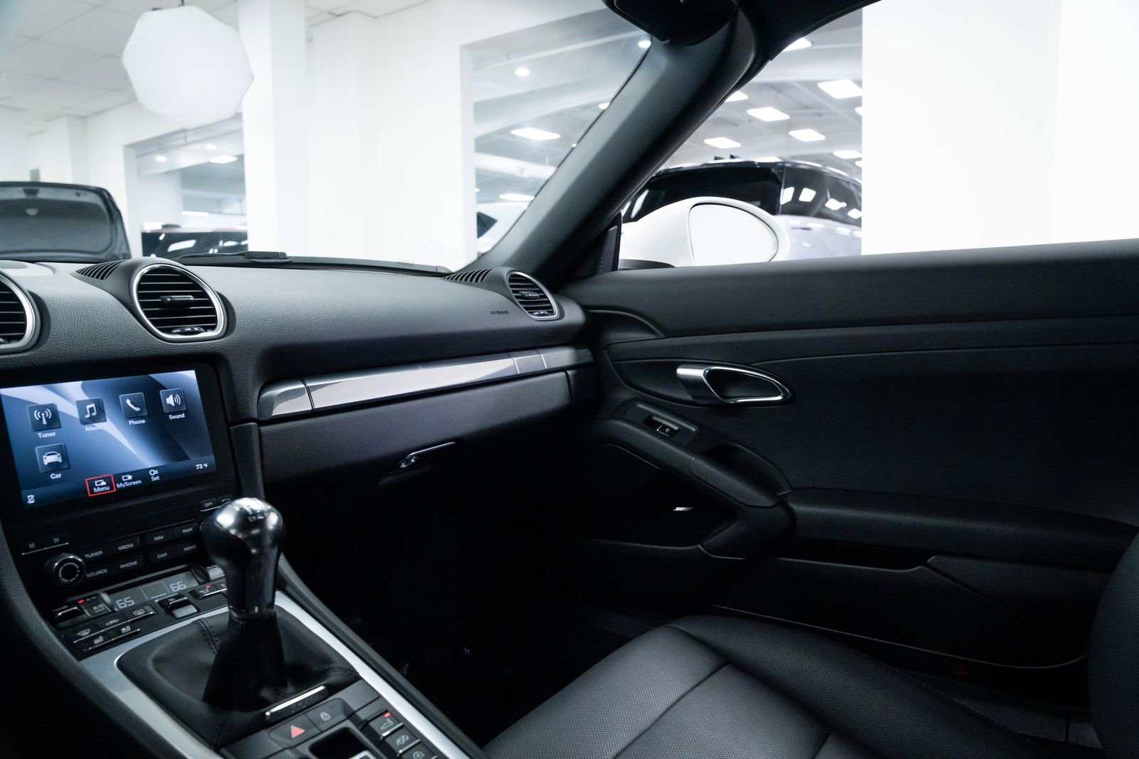 Used 2024 Porsche 718 Boxster image 9