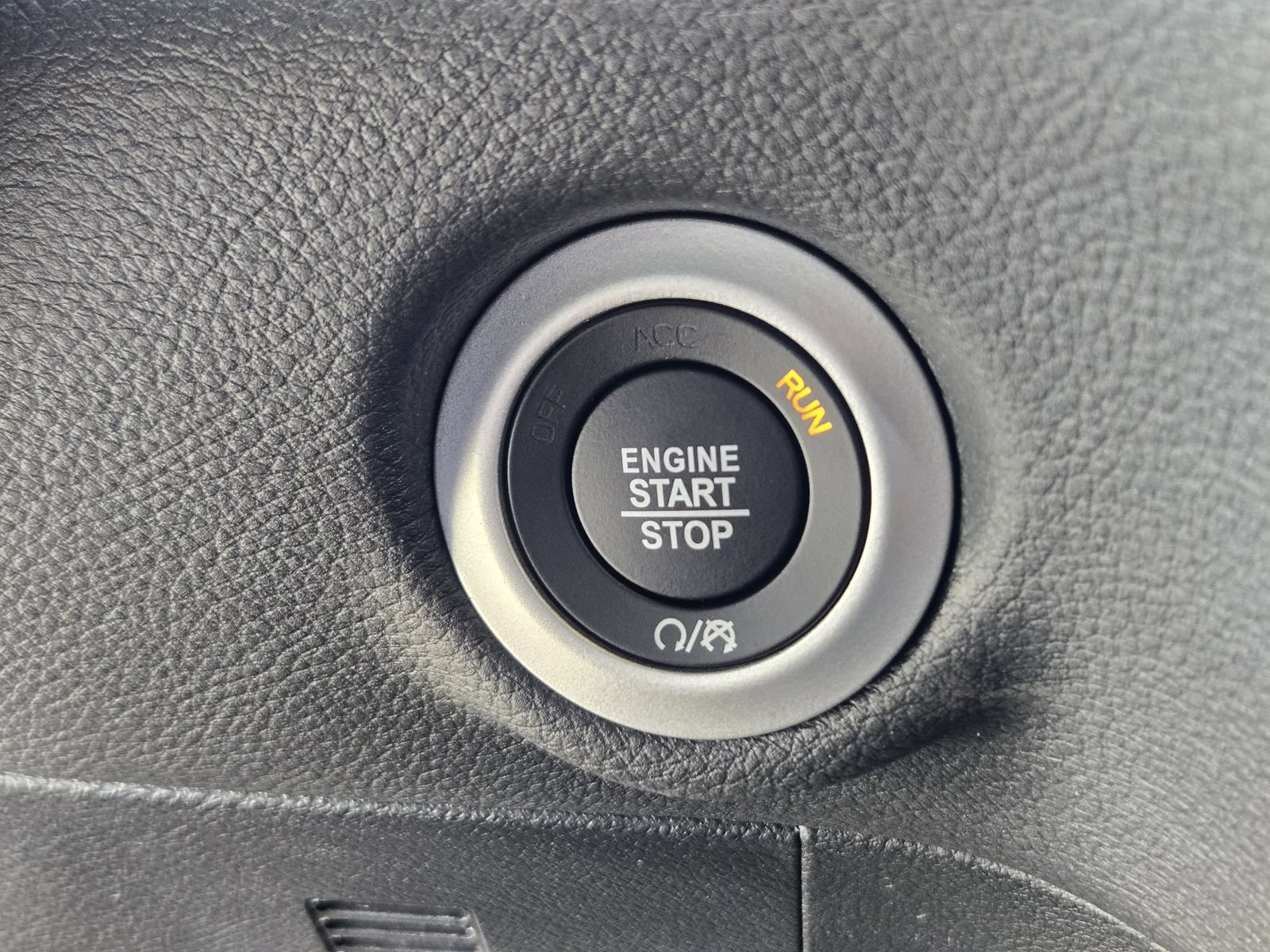 New 2026 Chrysler Pacifica Select AWD/4WD image 19