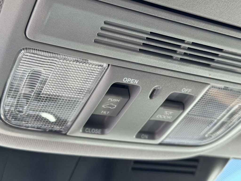 Certified 2022 Honda CR-V EX image 30