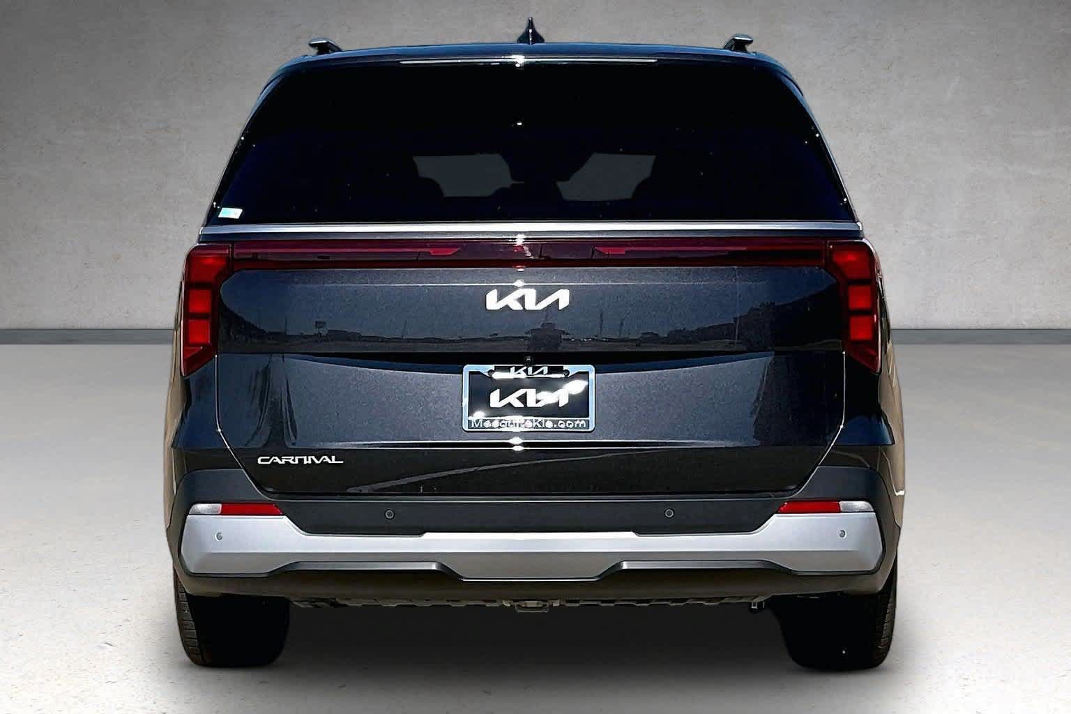 Certified 2026 Kia Carnival EX FWD image 5