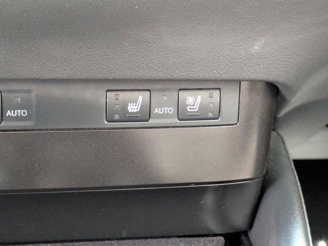 Used 2023 Lexus ES 300h w/ Premium Package image 17