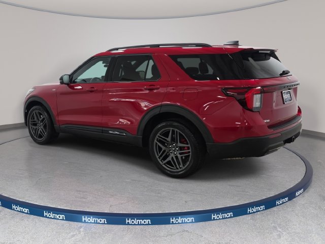 Used 2026 Ford Explorer ST-Line w/ ST-Line Street Pack AWD/4WD image 8