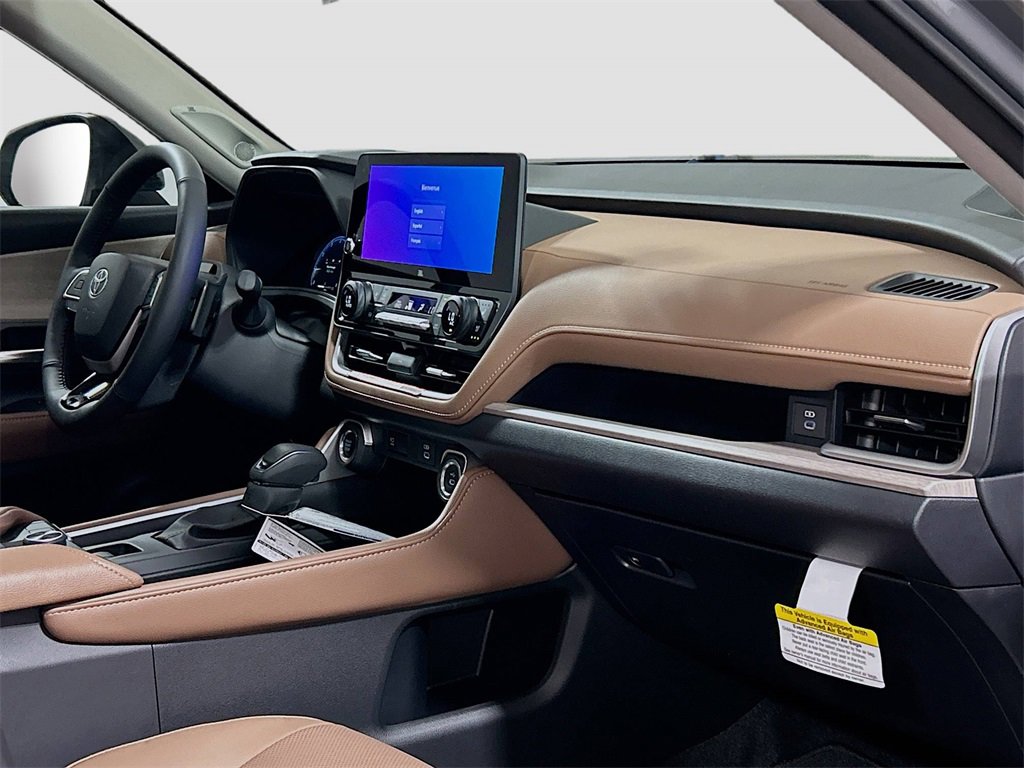New 2026 Toyota Grand Highlander Platinum image 31