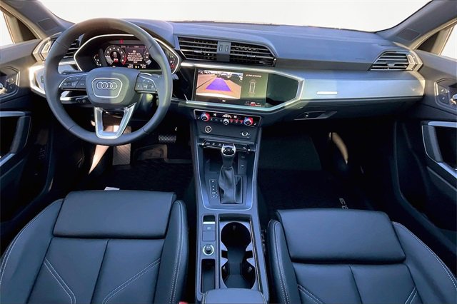 New 2025 Audi Q3 2.0T Premium image 5