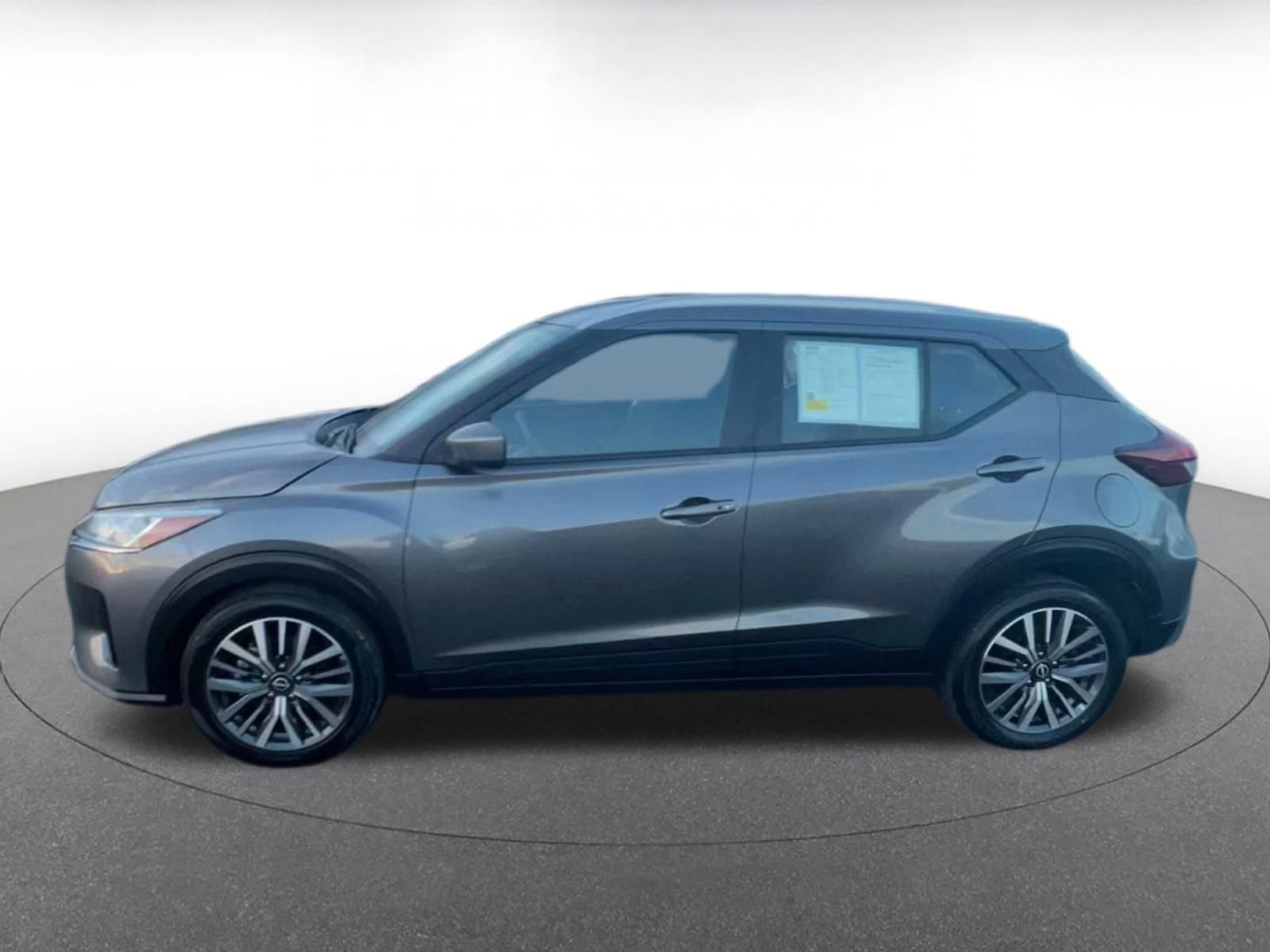 Used 2024 Nissan Kicks SV FWD image 8
