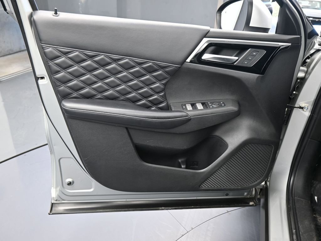 Used 2022 Mitsubishi Outlander SEL image 13