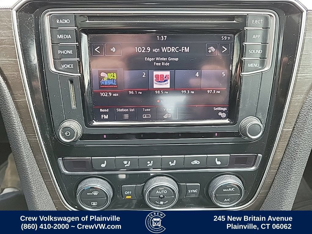Used 2018 Volkswagen Passat 2.0T SE FWD image 5