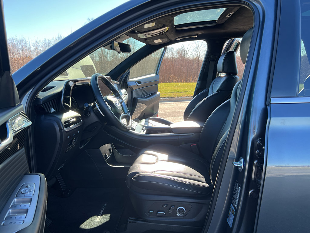 Used 2024 Hyundai Palisade Calligraphy image 15