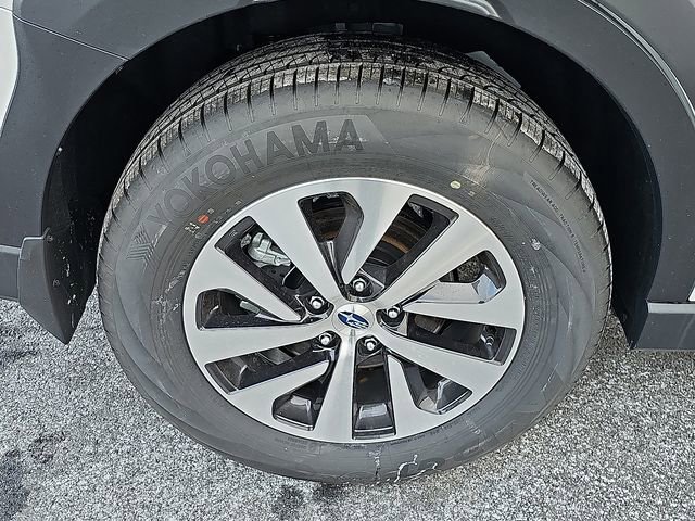 Used 2025 Subaru Outback Premium image 8