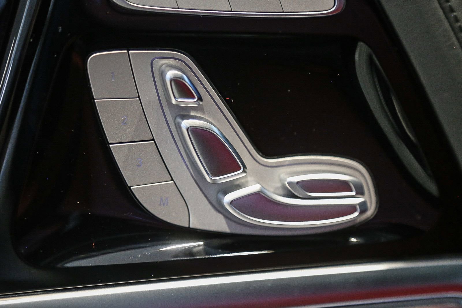 New 2024 Mercedes-Benz G 63 AMG 4MATIC image 17