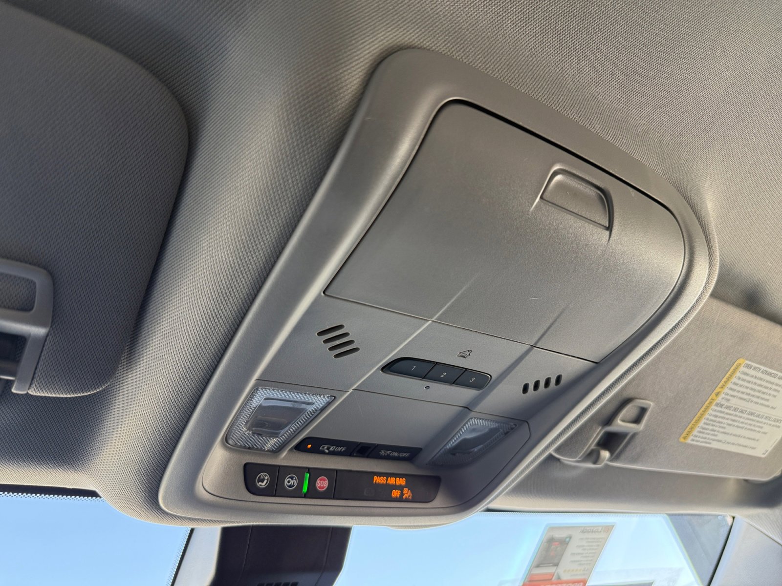 Used 2023 GMC Terrain SLT image 18