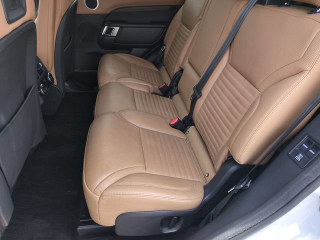 Used 2023 Land Rover Discovery Metropolitan Edition AWD/4WD image 15