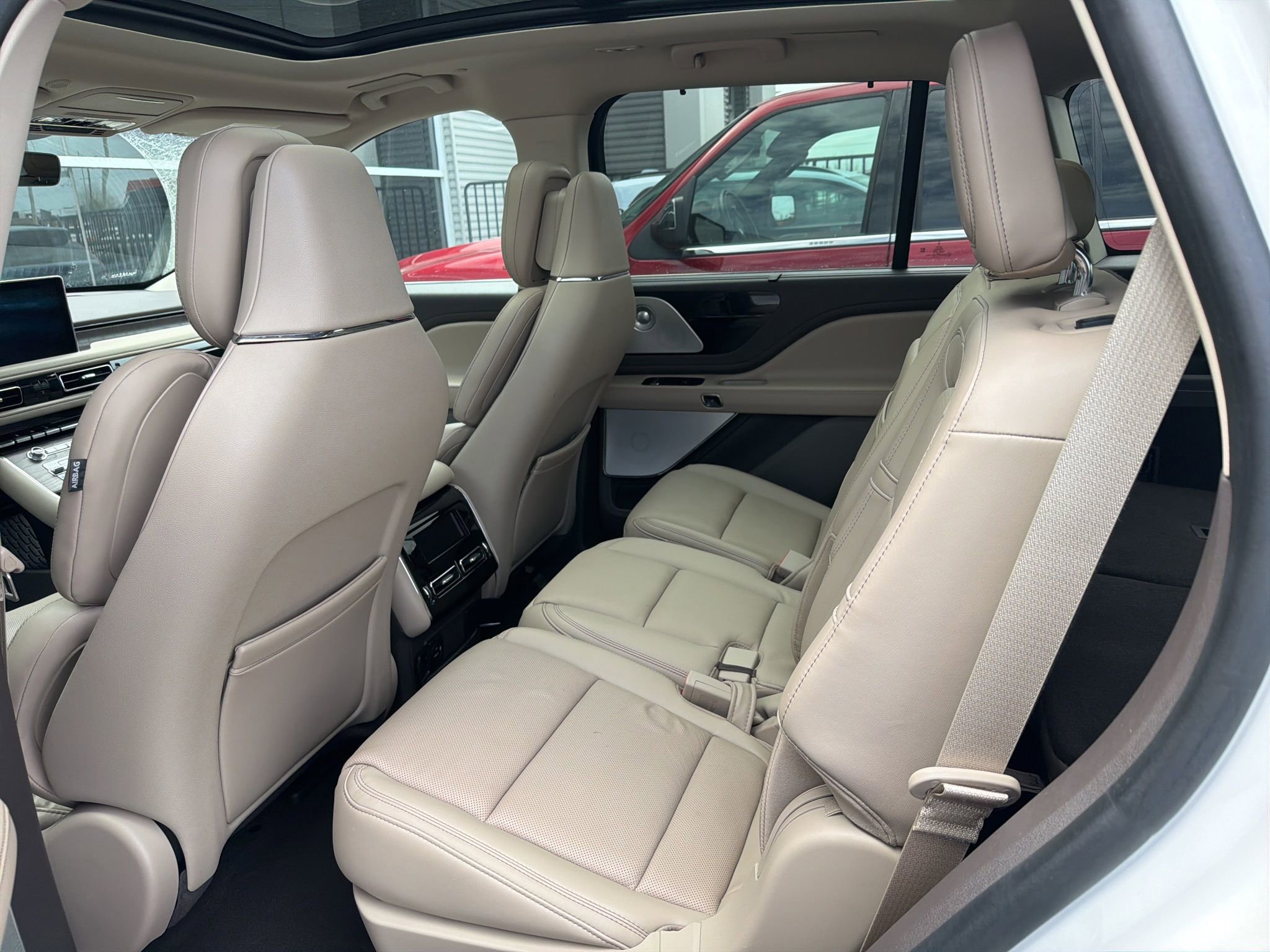 Used 2023 Lincoln Aviator Reserve w/ Equipment Group 201A image 12