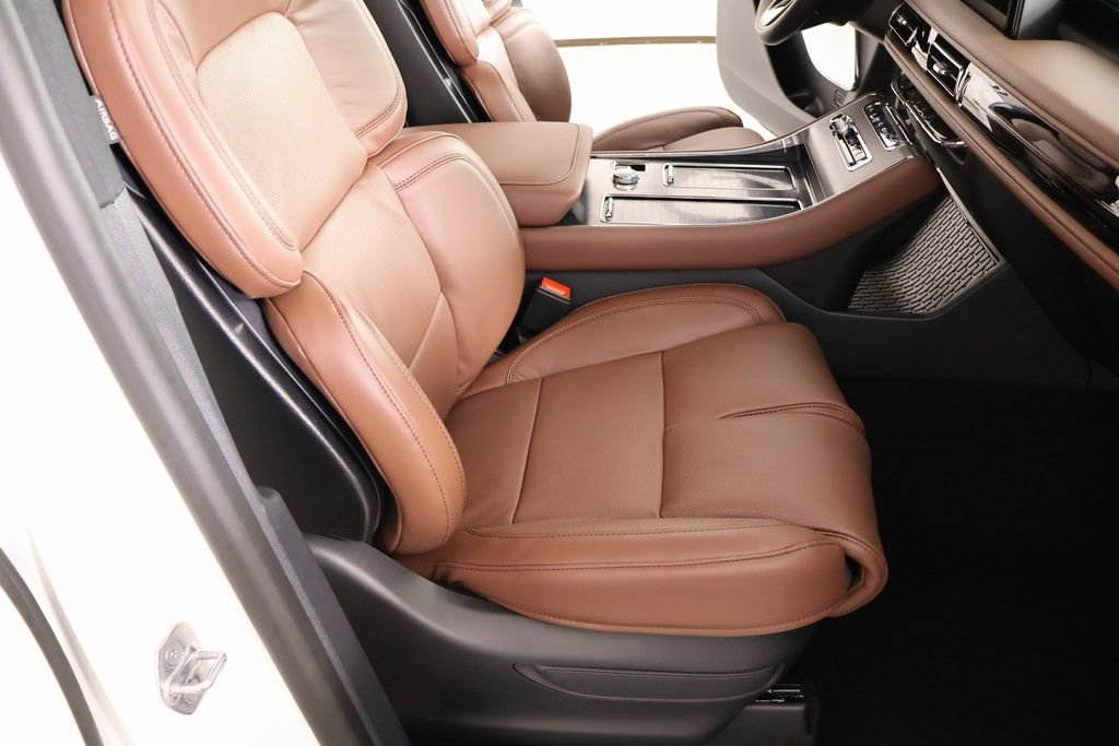 New 2026 Lincoln Aviator Reserve w/ Luxury Package image 14