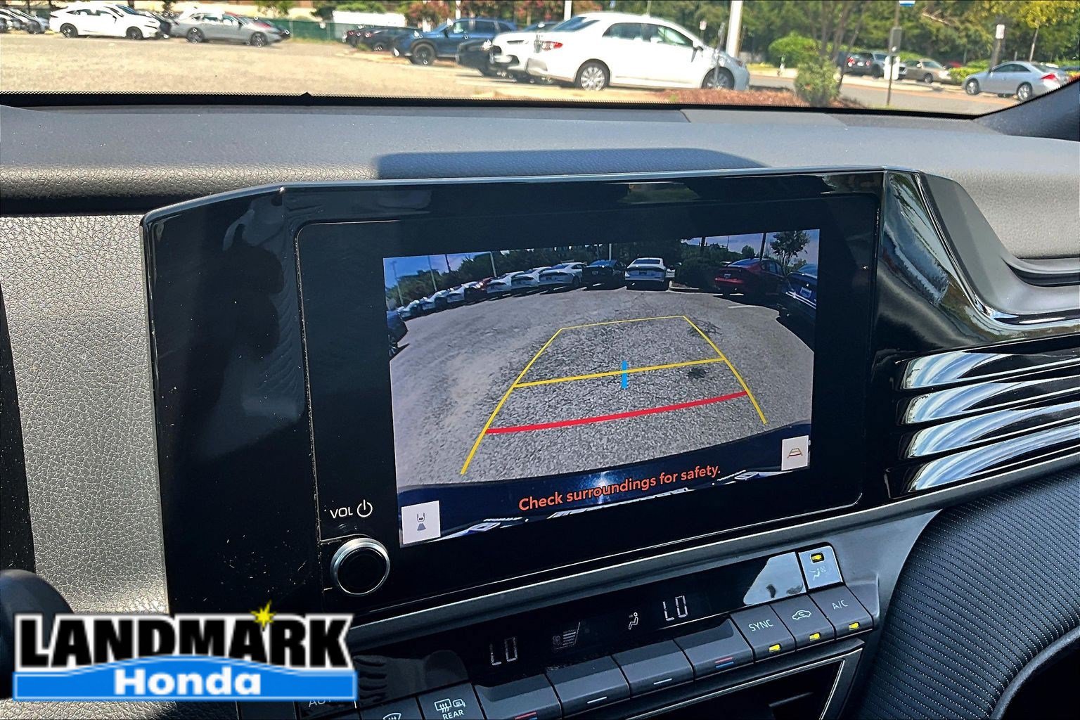 Used 2025 Toyota Camry SE FWD image 22