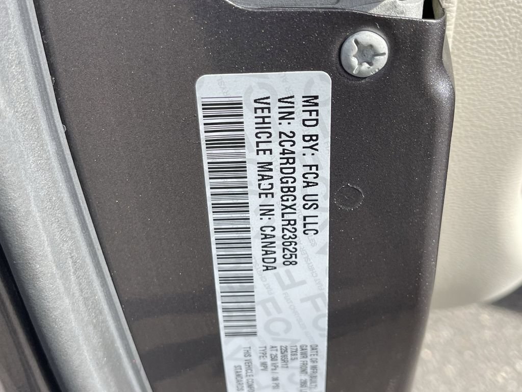 Used 2020 Dodge Grand Caravan SE w/ UConnect Hands-Free Group FWD image 31