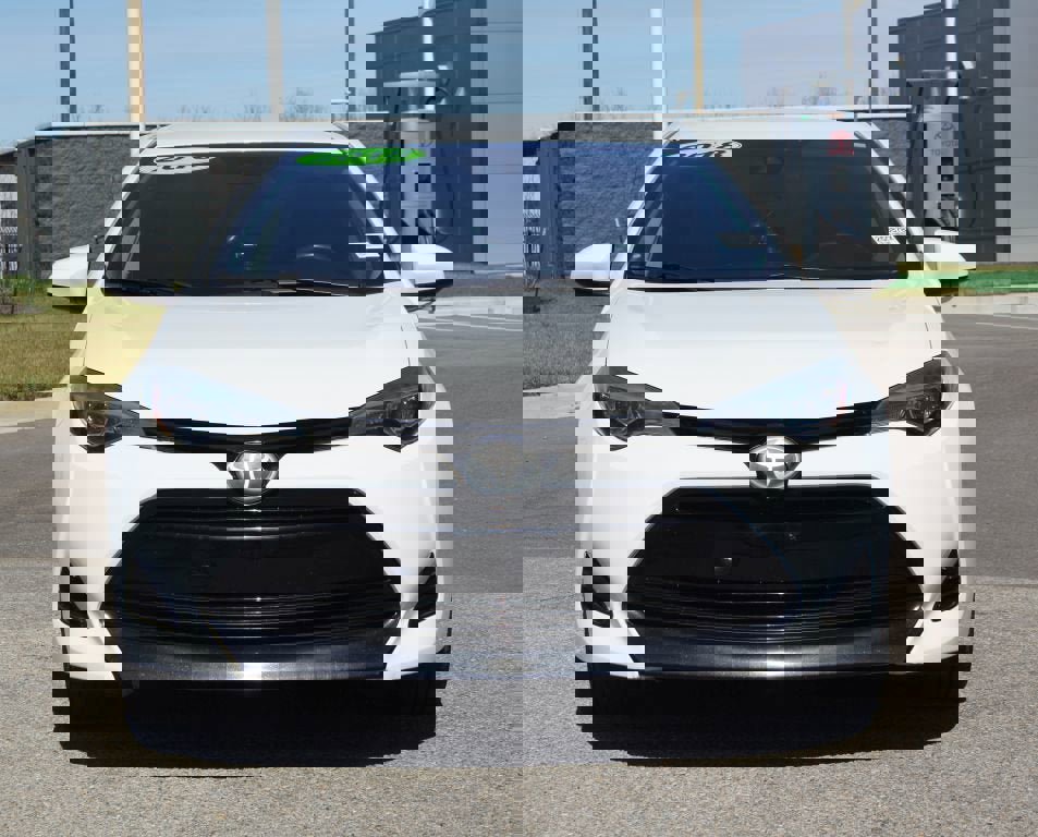 Used 2018 Toyota Corolla LE image 15