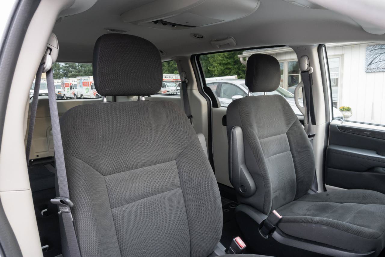 Used 2017 Dodge Grand Caravan SE w/ Power Window Group FWD image 30