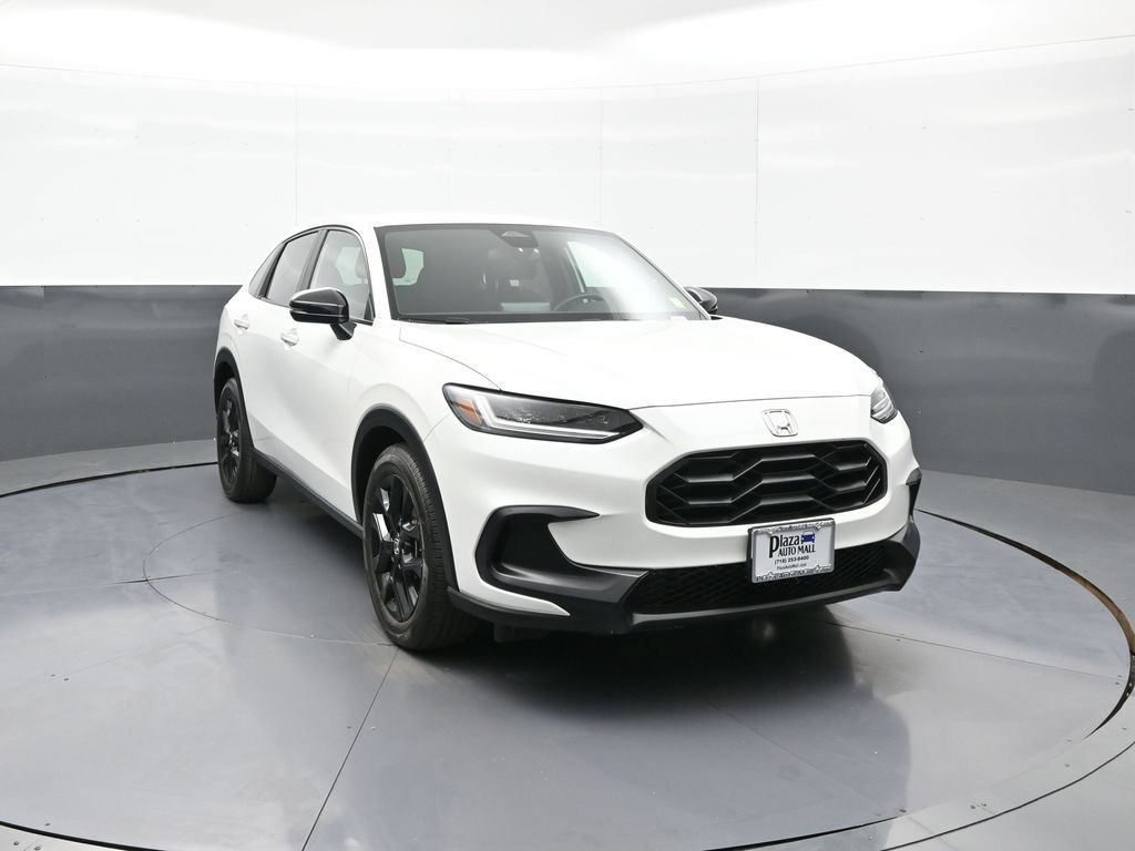 Certified 2025 Honda HR-V Sport image 3