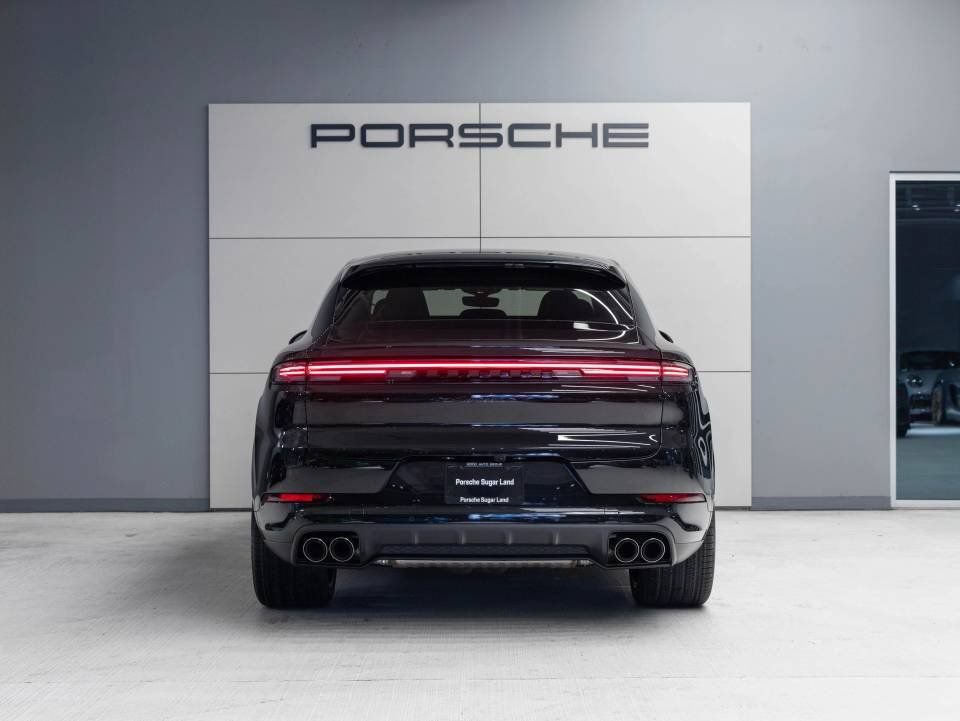 New 2026 Porsche Cayenne S image 6