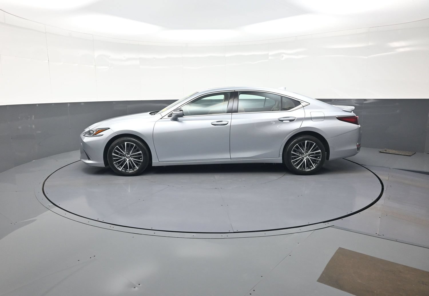 Used 2023 Lexus ES 250 w/ Premium Package AWD/4WD image 6