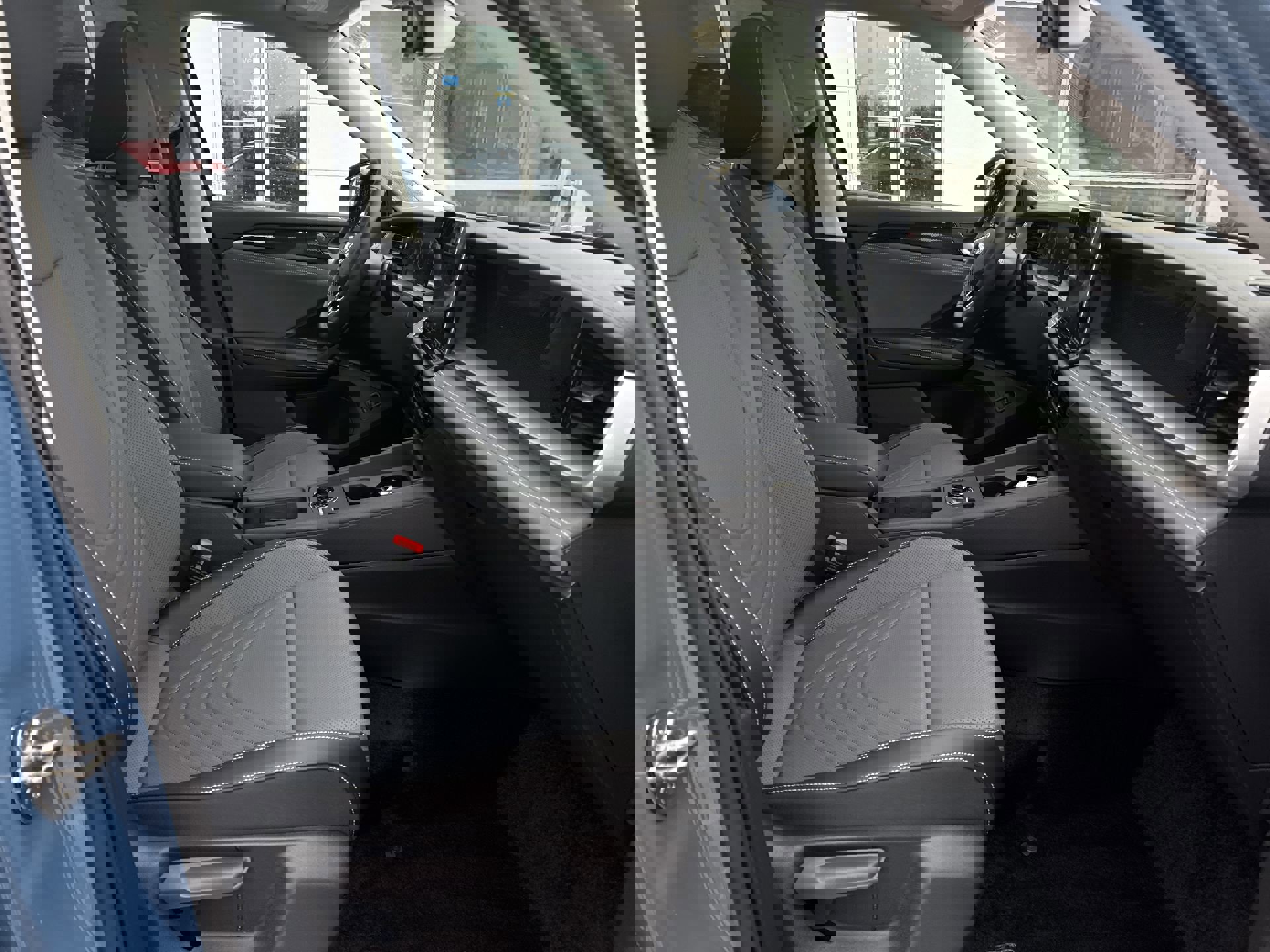 New 2026 Volkswagen Tiguan SE image 29