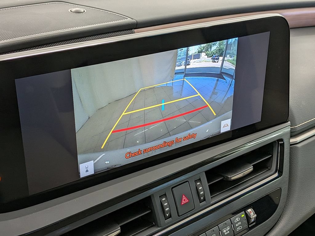 Used 2025 Lexus ES 300h w/ Premium Package FWD image 24
