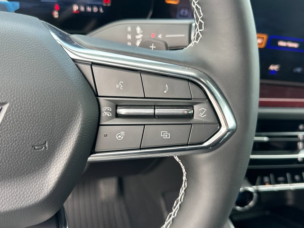 New 2026 Chevrolet Traverse Z71 w/ Enhanced Driving Package AWD/4WD image 21