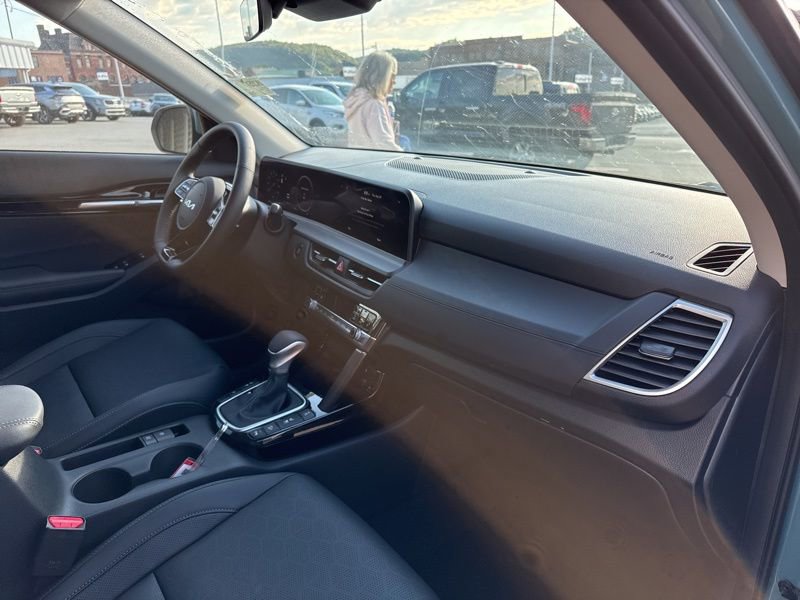 New 2026 Kia Seltos SX w/ SX Sunroof Package image 17
