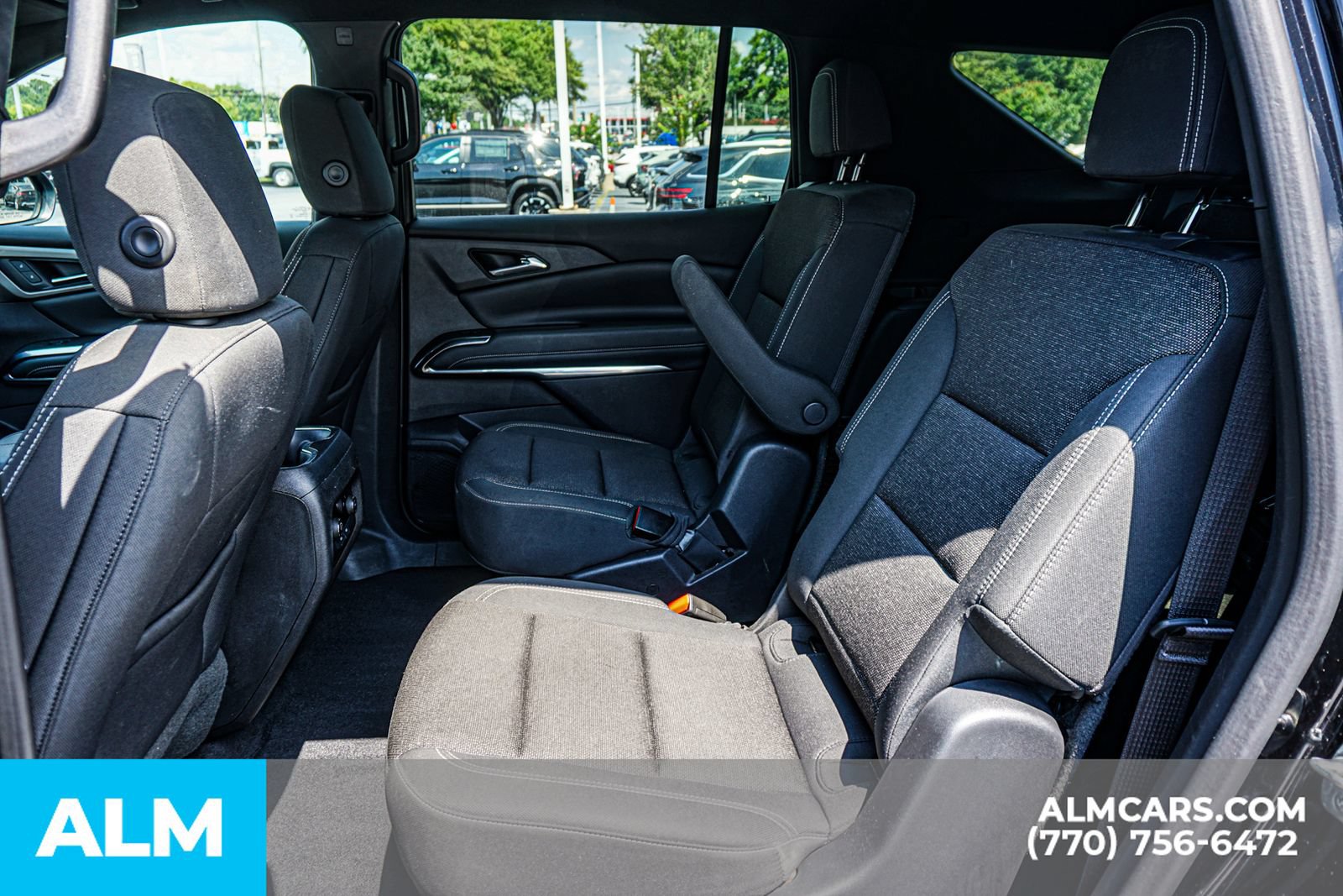 Used 2025 Chevrolet Traverse LT FWD image 21