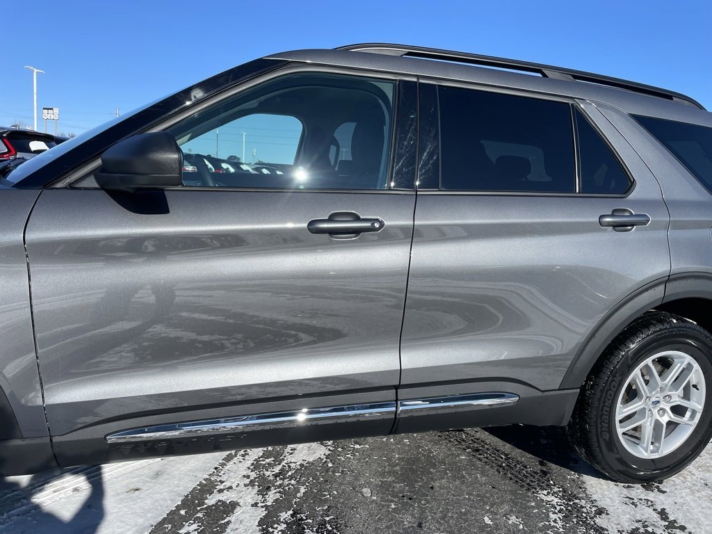 Used 2025 Ford Explorer Active image 29