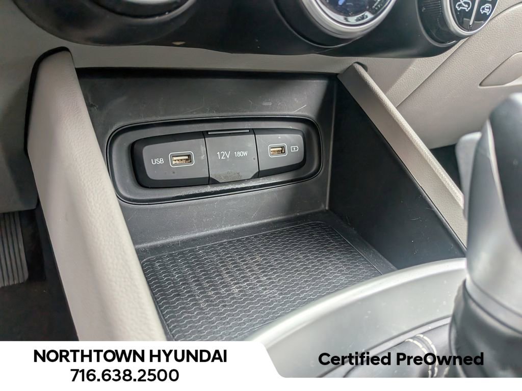 Certified 2022 Hyundai Venue SEL w/ Cargo Package image 18