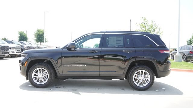 New 2026 Jeep Grand Cherokee Laredo RWD image 6