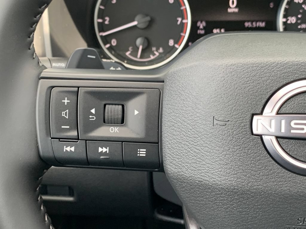 New 2026 Nissan Rogue SV FWD image 10