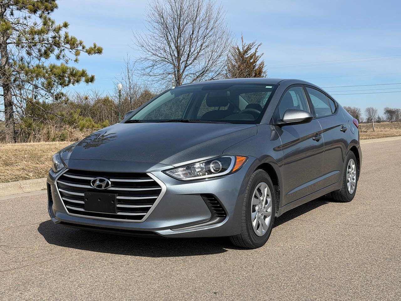 Used 2018 Hyundai Elantra SE image 1